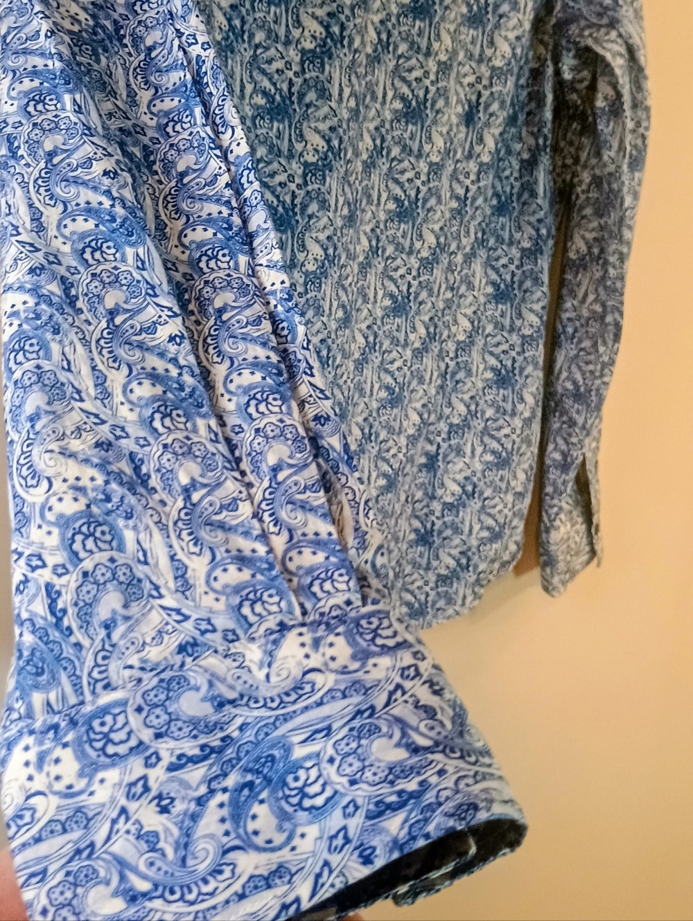 Robert Graham Blue and White Floral Button-Up Shirt Size Mens S - Picture 5 of 6